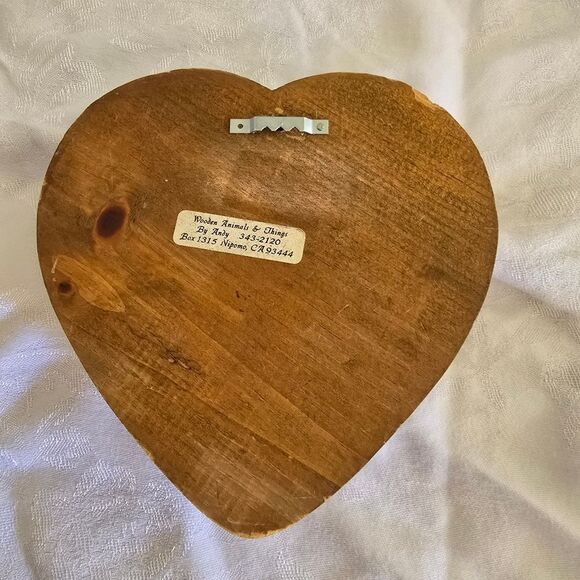 Heart-Shaped Wooden Wall Rack with Floral Design Hand Painted - Picture 7 of 9